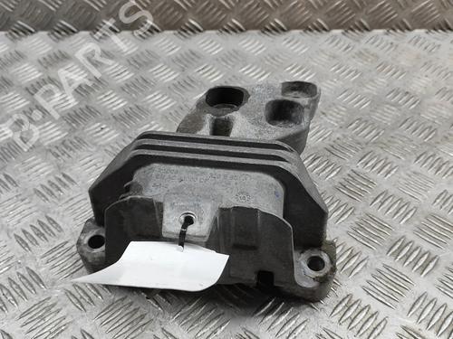 Used Engine mount MERCEDES-BENZ CLA Coupe (C117) CLA 220 CDI / d (117.303) (177 hp) 24976650