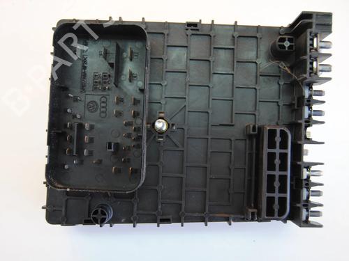 Fuse box VW PASSAT B7 Variant (365) 2.0 TDI | BP33352716E1 - Image 2