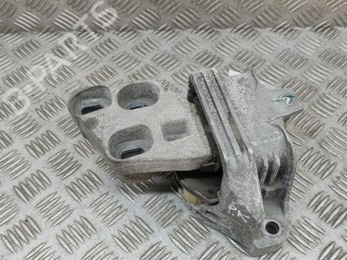 Used Engine mount MERCEDES-BENZ CLA Coupe (C117) CLA 180 (117.342) (122 hp) 19076141