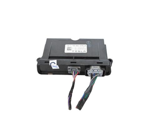 Used Electronic module TESLA MODEL X (5YJX) P100D AWD (772 hp) 30252610