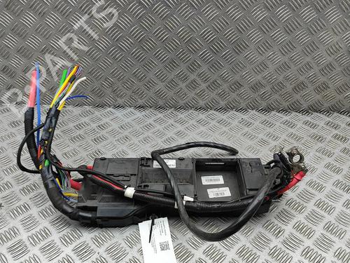 Used Fuse box Fuse box 38623102 38623102