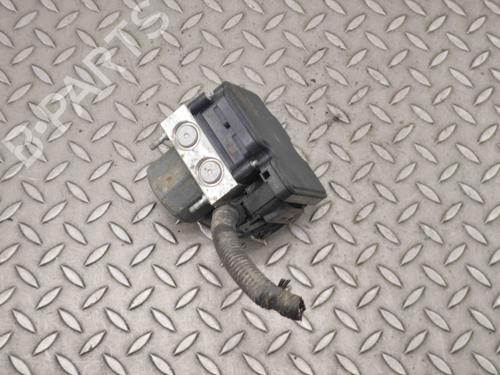 Używane Pompa ABS NISSAN X-TRAIL III (T32_, T32R, T32RR) 1.6 DIG-T (T32) (163 hp) 30232189