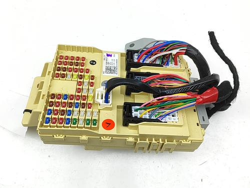 Used Fuse box HYUNDAI KONA (SX2) EV (218 hp) 30754559