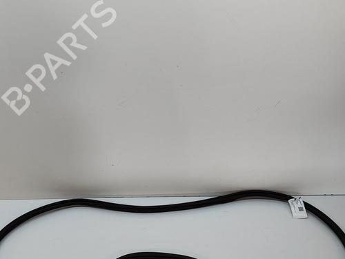 Used Rubber door seal VOLVO XC40 (536) B3 Mild-Hybrid (163 hp) 28557582