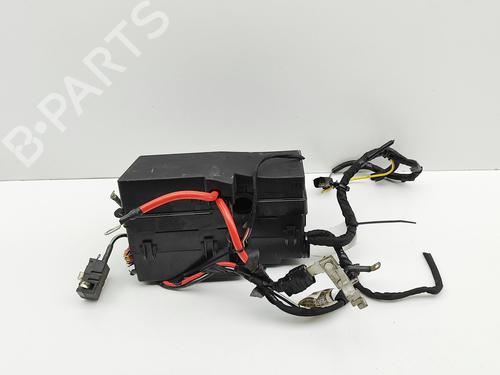 Used Fuse box VOLVO V40 Cross Country (526) D2 (120 hp) 30596285