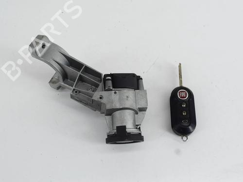 Used Ignition barrel Ignition barrel FIAT 500L (351_, 352_) 1.6 D Multijet (199LYE1B) (120 hp) 15680845 15680845