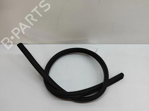 rubber-door-seal-jaguar-f-type-coupe-x152-2013-25977175 main image