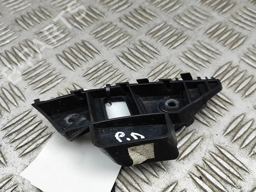 Używane Mocowanie zderzaka przedniego VW JETTA IV (162, 163, AV3, AV2) 1.6 TDI (105 hp) 30596488