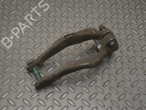 left-front-suspension-arm-jaguar-f-pace-x761-2015-33361075 main image
