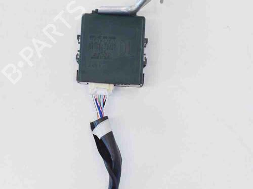 Used Electronic module TOYOTA YARIS (_P13_) 1.5 Hybrid (NHP130_, NHP130) (101 hp) 6752768