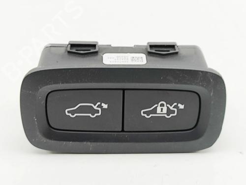 switch-volvo-xc40-536-2017-33379475 main image