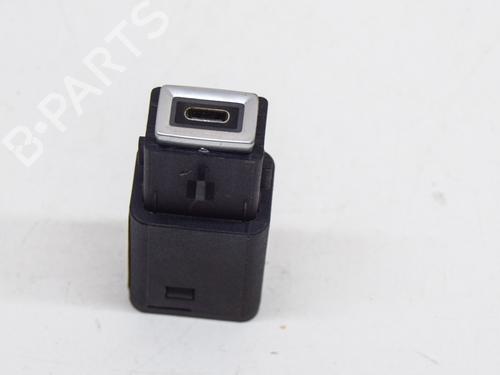 Used Electronic module PEUGEOT 2008 II (UD_, US_, UY_, UJ_, UR_, UC_) e-2008 (UKZKXZ) (136 hp) 27764285