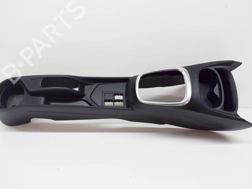 Used Middle console TOYOTA YARIS (_P13_) 1.5 Hybrid (NHP130_) (101 hp) 14640128