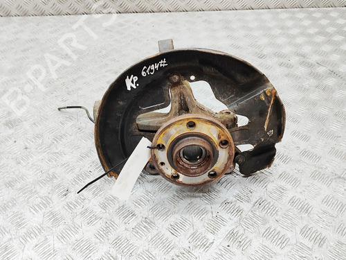 Used Left front steering knuckle Left front steering knuckle VOLVO V60 I Cross Country (157) D4 (190 hp) 33882563 33882563