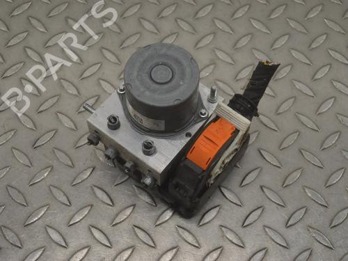 Used ABS pump ABS pump PEUGEOT 3008 II SUV (MC_, MR_, MJ_, M4_) 1.2 THP/ PureTech 130 (MRHNSM, MRHNSU, MRHNSJ, MRHNYW,... (131 hp) 33362071 33362071