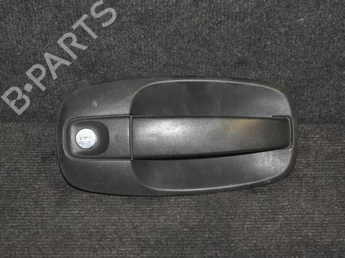 Used Front right exterior door handle OPEL VIVARO A Van (X83) 2.0 CDTI (F7) (90 hp) 6729763