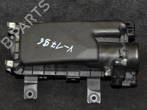 Used Air filter box TOYOTA YARIS (_P13_) 1.3 (NSP130_, NSP130) (99 hp) 6730154