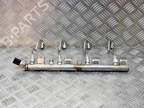 Used Injection rail BMW 5 (F10) 550 i (408 hp) 8841937