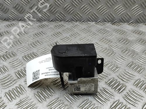 electronic-sensor-porsche-taycan-cross-turismo-y1b-2020-33384575 main image