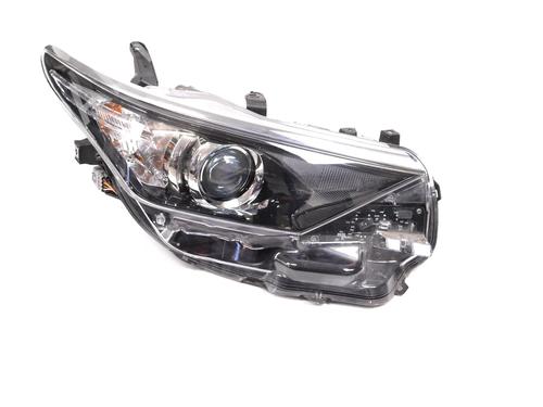 Used Right headlight TOYOTA AURIS (_E18_) 1.8 Hybrid (ZWE186_, ZWE186R) (136 hp) 30224277