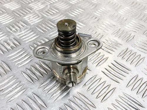 Used Fuel pump BMW 5 (F10) 550 i xDrive (408 hp) 6765342