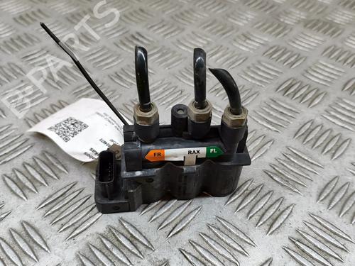 electronic-module-jaguar-i-pace-x590-2018-27782736 main image
