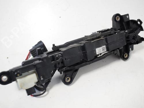 front-right-exterior-door-handle-land-rover-range-rover-velar-l560-2017-33338905 main image