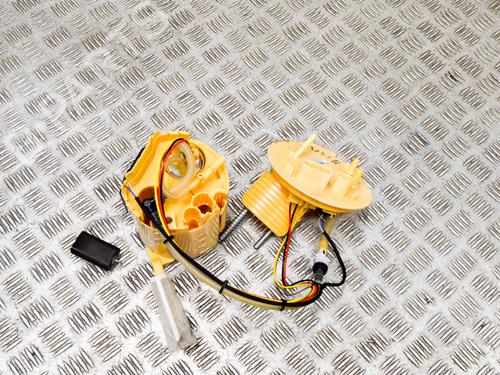 Used Fuel pump Fuel pump JAGUAR F-PACE (X761) 2.0 TD4 AWD (180 hp) 10735370 10735370