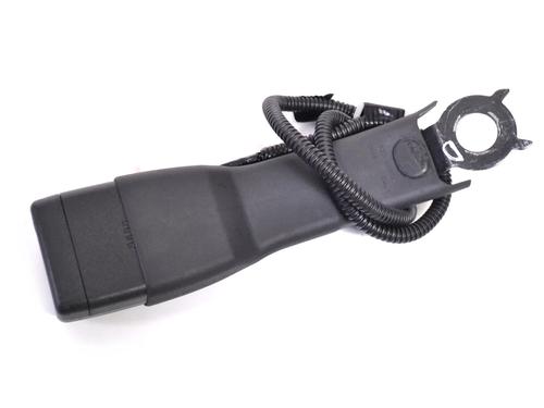 Engate do cinto TOYOTA COROLLA Hatchback (_E21_, _EA1_, _EH1_) 1.8 Hybrid (ZWE211, ZWE219) (122 hp) 30222862