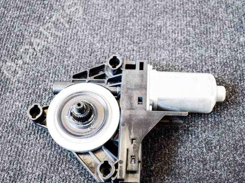 Left front window motor VOLVO V40 Hatchback (525) D2 | BP6741965E21