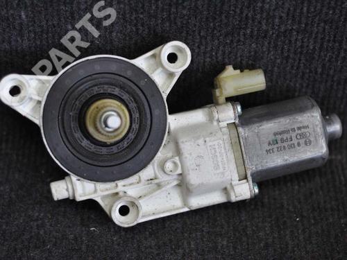 Rudehejsemotor bagstkærm højre CHRYSLER VOYAGER IV (RG, RS) 2.5 CRD (120 hp) 7081371