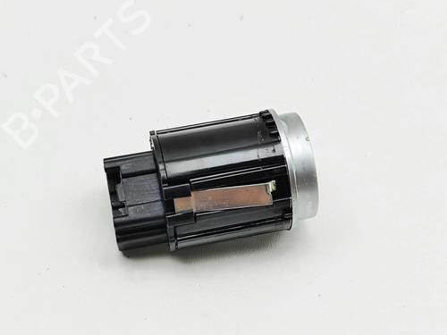 Switch ASTON MARTIN DBX 4.0 All-wheel Drive | BP36809604I30 - Image 4