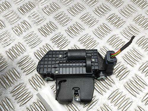 Used Tailgate lock PEUGEOT 2008 II (UD_, US_, UY_, UJ_, UR_, UC_) e-2008 (UKZKXZ) (136 hp) 30131289