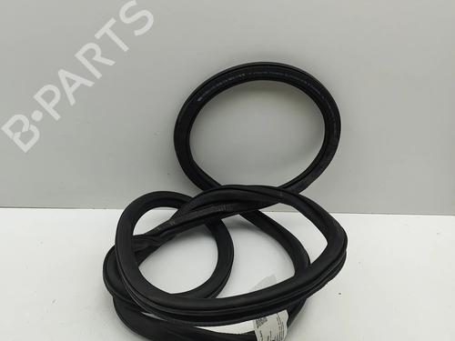 Gummiliste Gummiliste AUDI Q6 E-TRON (GFB) e-tron quattro (387 hp) 33740225 33740225