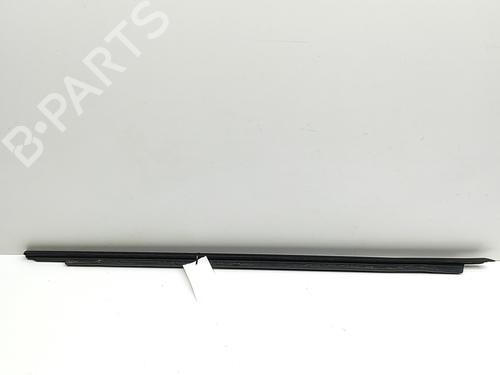 Used Door moulding trim BMW 3 (G20, G80, G28) 330 e Plug-in-Hybrid (292 hp) 30108973