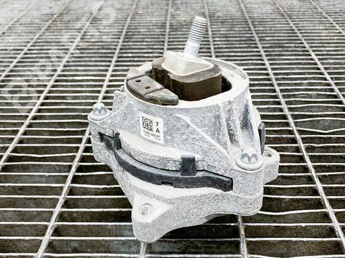 engine-mount-bmw-3-f30-f80-330-e-bmw-6865469-2011-2012-2013-2014-2015-2016-2017-2018-8833888 main image