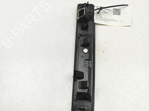 Switch VOLVO V60 II (225) B6 Mild-Hybrid AWD | BP31626718I30