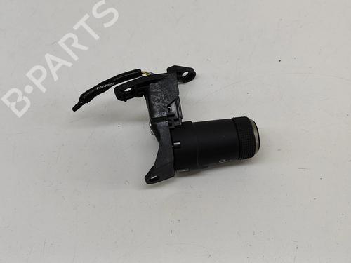 switch-lexus-ux-_aa1_-_ah1_-_ma1_-2018-28432479 main image