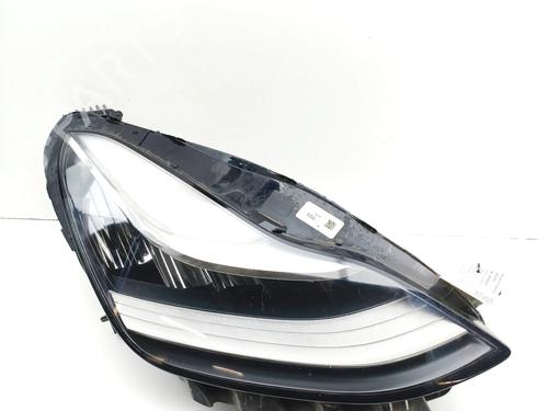 Used Right headlight Right headlight TESLA MODEL 3 (5YJ3) EV AWD (441 hp) 39534992 39534992
