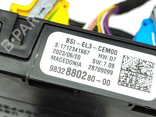 Fuse box OPEL MOKKA 1.2 (76) | BP28433527E1