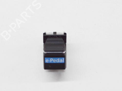 Used Switch NISSAN LEAF (ZE1) Electric (150 hp) 27762956