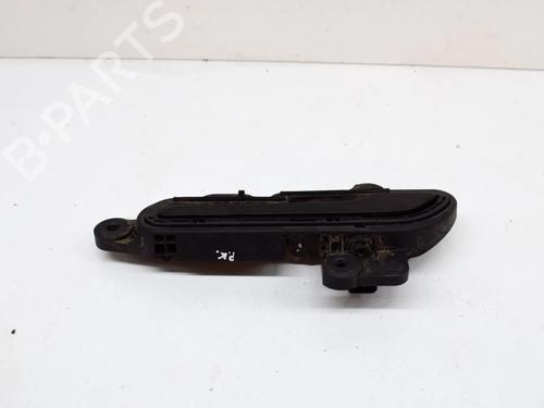front-left-exterior-door-handle-tesla-model-3-5yj3-2017-27755001 main image