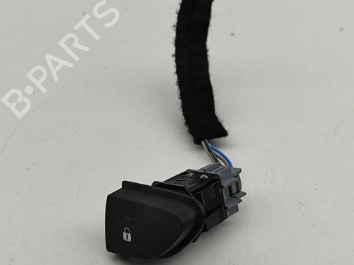 switch-renault-zoe-bfm_-2012-32754920 main image