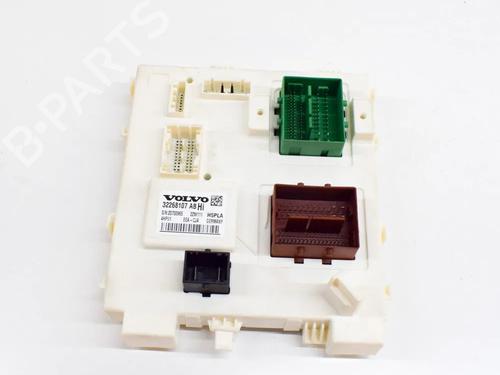 Used Electronic module VOLVO XC40 (536) B4 Mild-Hybrid (197 hp) 27762855