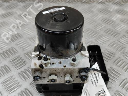 Used ABS pump VOLVO V70 III (135) D5 (205 hp) 25788183