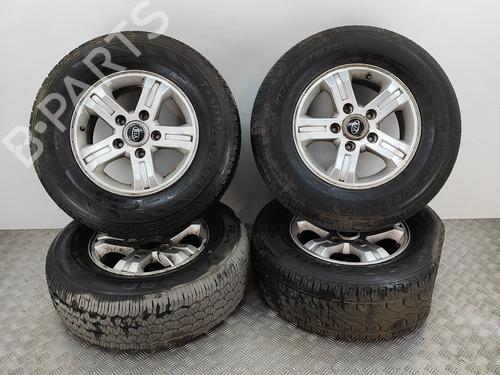 wheel-set-kia-sorento-i-jc-2002-2003-2004-2005-2006-2007-2008-2009-2010-2011-24583903 main image