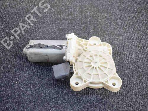 Moteur de lève-vitre avant gauche MERCEDES-BENZ CLC-CLASS (CL203) CLC 220 CDI (203.708) (150 hp) 6747399