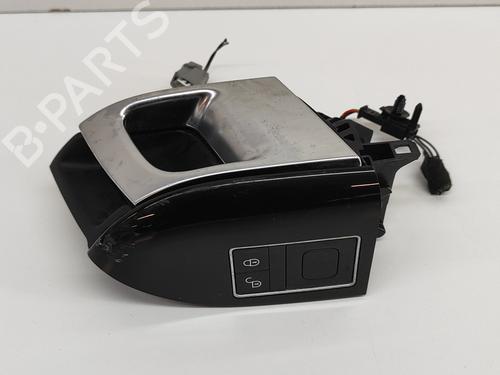 Used Front left interior door handle LAND ROVER RANGE ROVER SPORT II (L494) 2.0 P400e PHEV 4x4 (300 hp) 27781129