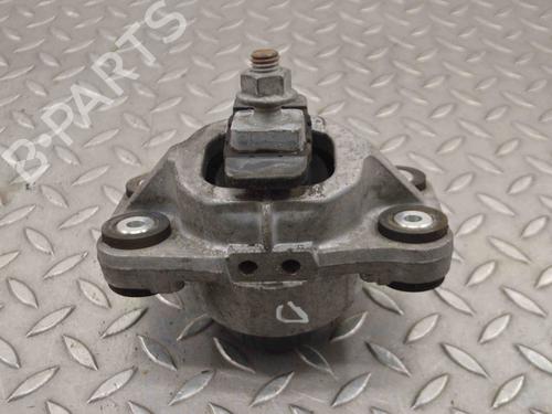 Used Engine mount LAND ROVER RANGE ROVER SPORT II (L494) 3.0 SDV6 4x4 (306 hp) 30229828