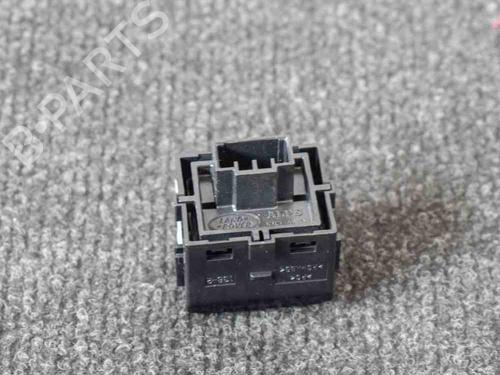 Switch JAGUAR F-PACE (X761) 3.0 SDV6 AWD | BP7800885I30